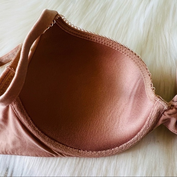 Victoria's Secret Tan Bra - Picture 8 of 9